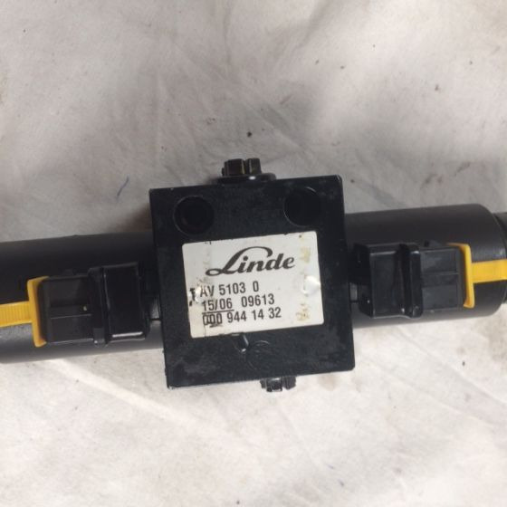 新的 液压阀 适用于 材料装卸设备 Directional control valve for Linde：图2
