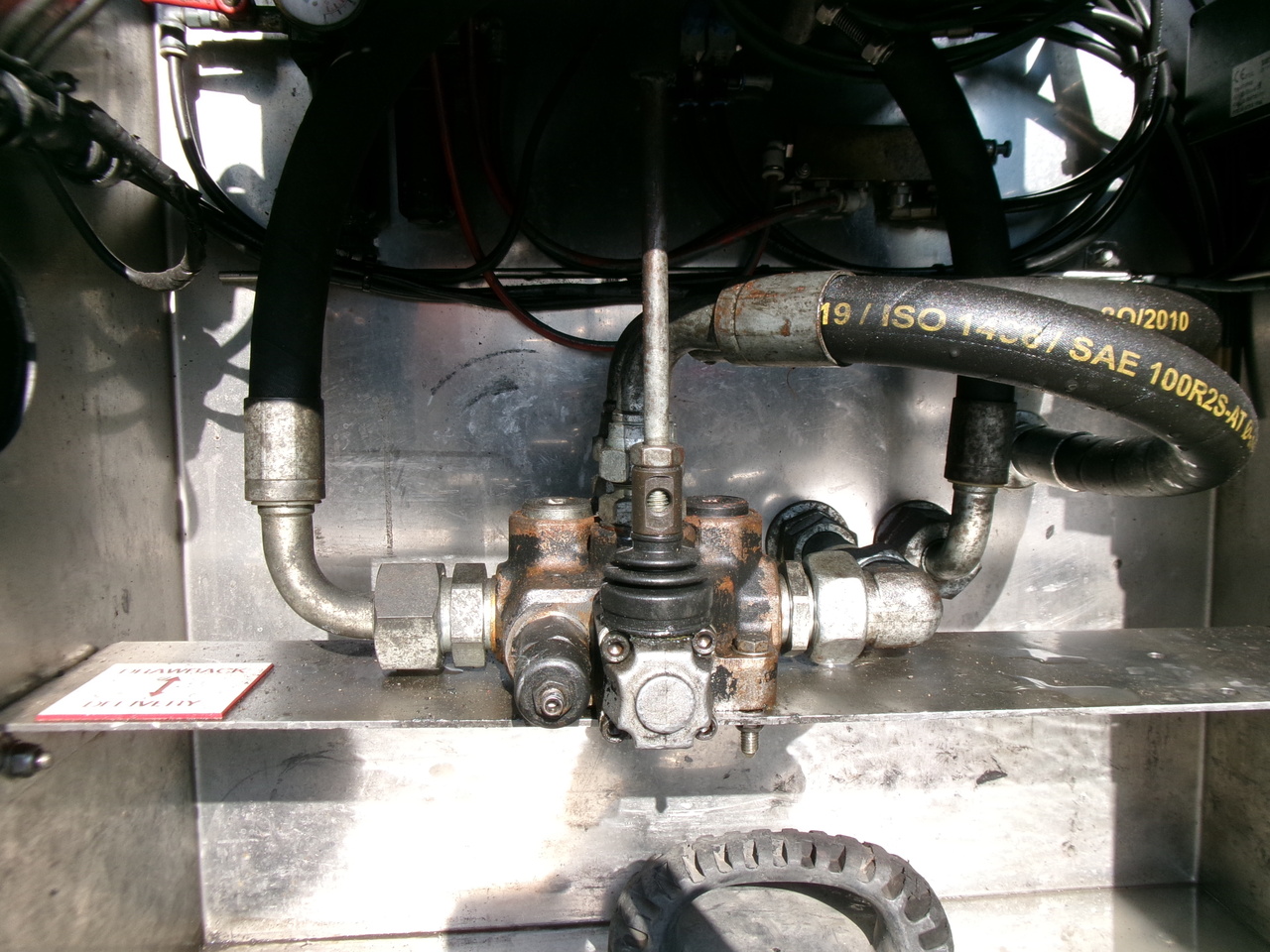 液罐半拖车 用于运输 燃料 Feldbinder Fuel tank alu 42 m3 / / 6 comp + pump：图19