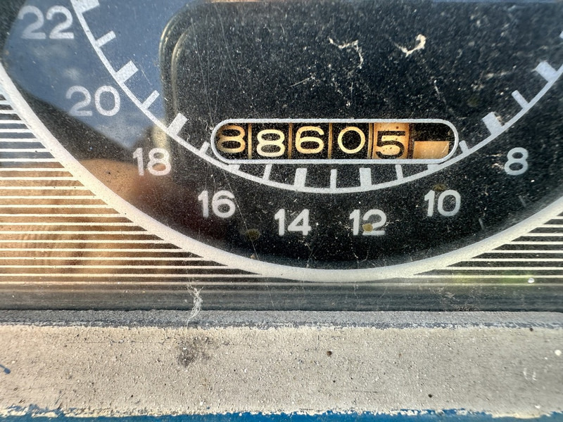拖拉机 Ford 5000：图5