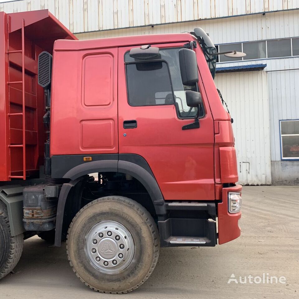 翻斗车 HOWO 8x4 drive 12 wheeled tipper truck dumper red color：图3