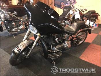 Harley-Davidson FLSTF - 摩托车