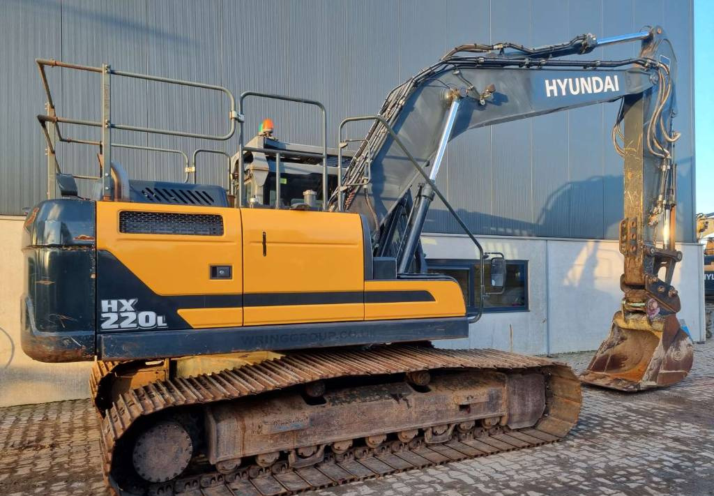 履带式挖掘机 Hyundai HX220L：图6