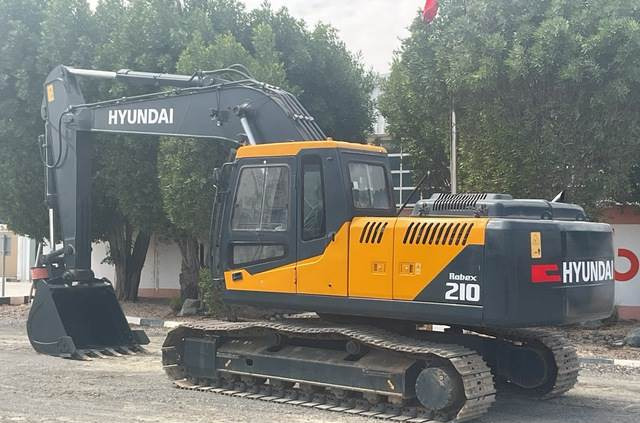 履带式挖掘机 Hyundai R210-7：图2