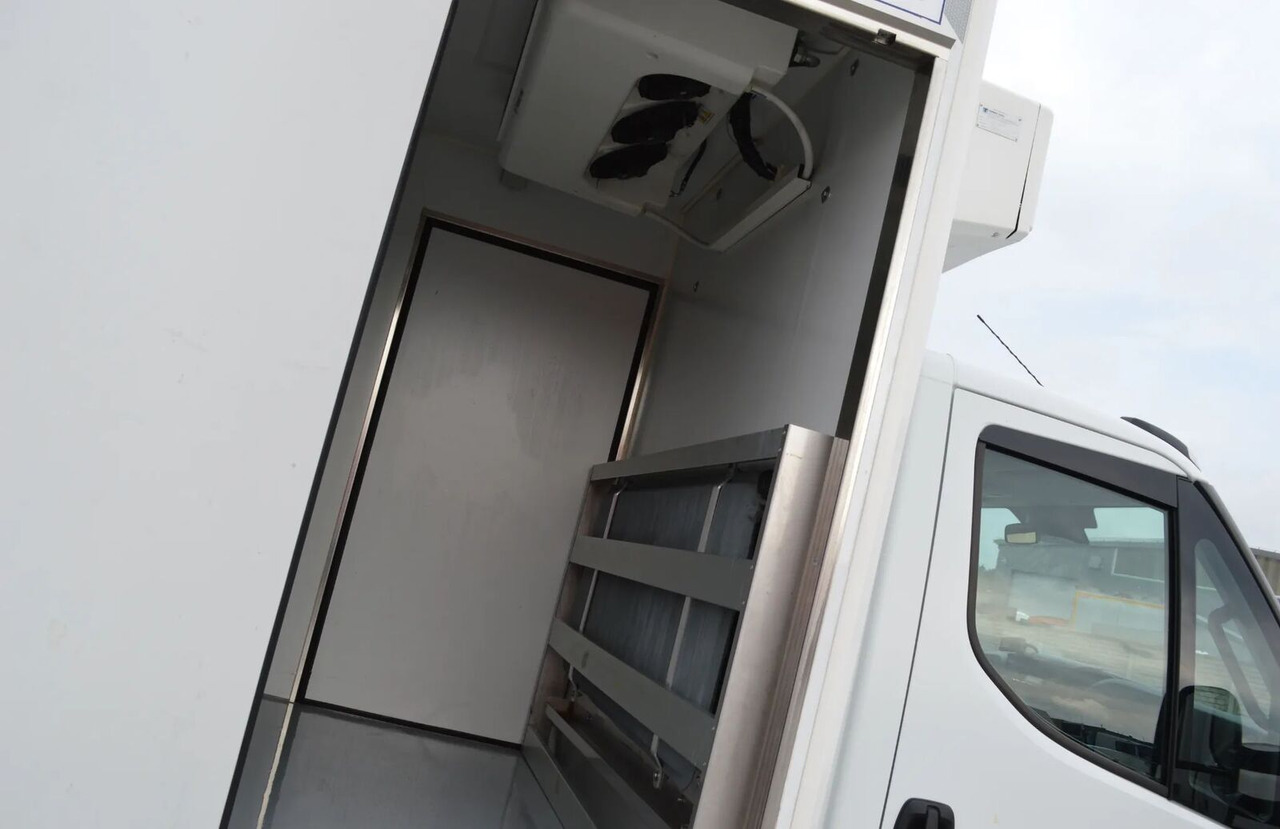 冷藏车 IVECO DAILY 60C17 REFRIGERATOR + SIDE AND REAR DOORS. ISOTHERM FREEZER：图9