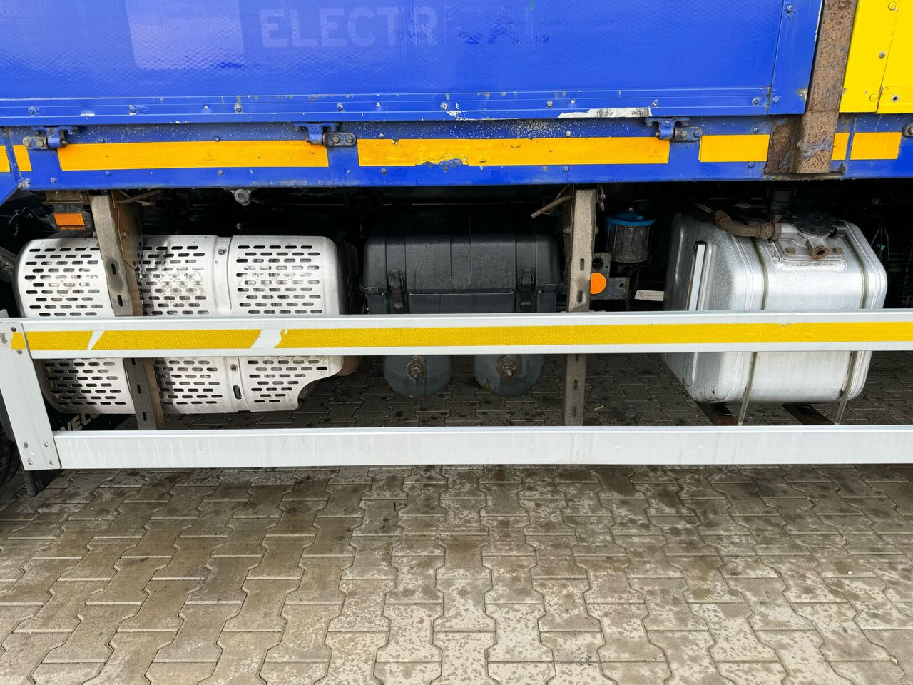 栏板式/ 平板卡车, 起重车 IVECO EuroCargo 180E25：图30