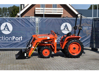 Kubota B1-17D - 拖拉机