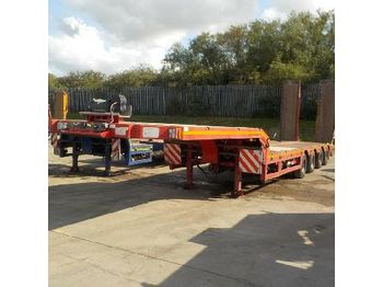  LOT # 1495 -- Montracon 4 Axle Step Frame Extendable Low Loader Trailer c/w Hydraulic Ramps, Winch - 低装载半拖车