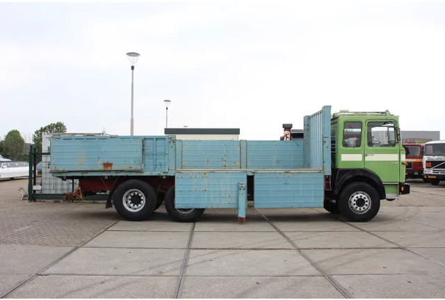 栏板式/ 平板卡车 MAN 33.321 33.000 kg 6 X 2 FULL STEEL：图14