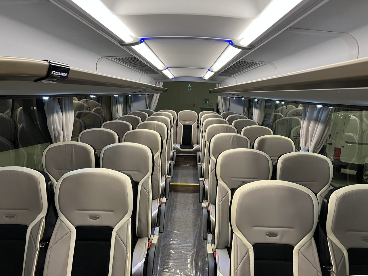 Neoplan Cityliner P15 Euro 6E V.I.P / Exclusive Class (Gräddfärgad skinnklädsel) 租赁 Neoplan Cityliner P15 Euro 6E V.I.P / Exclusive Class (Gräddfärgad skinnklädsel)：图26