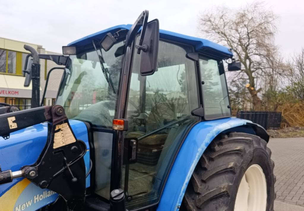 拖拉机 New Holland TL 100 A trekker tractor met front lader boom voor：图15