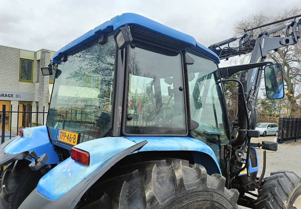 拖拉机 New Holland TL 100 A trekker tractor met front lader boom voor：图16