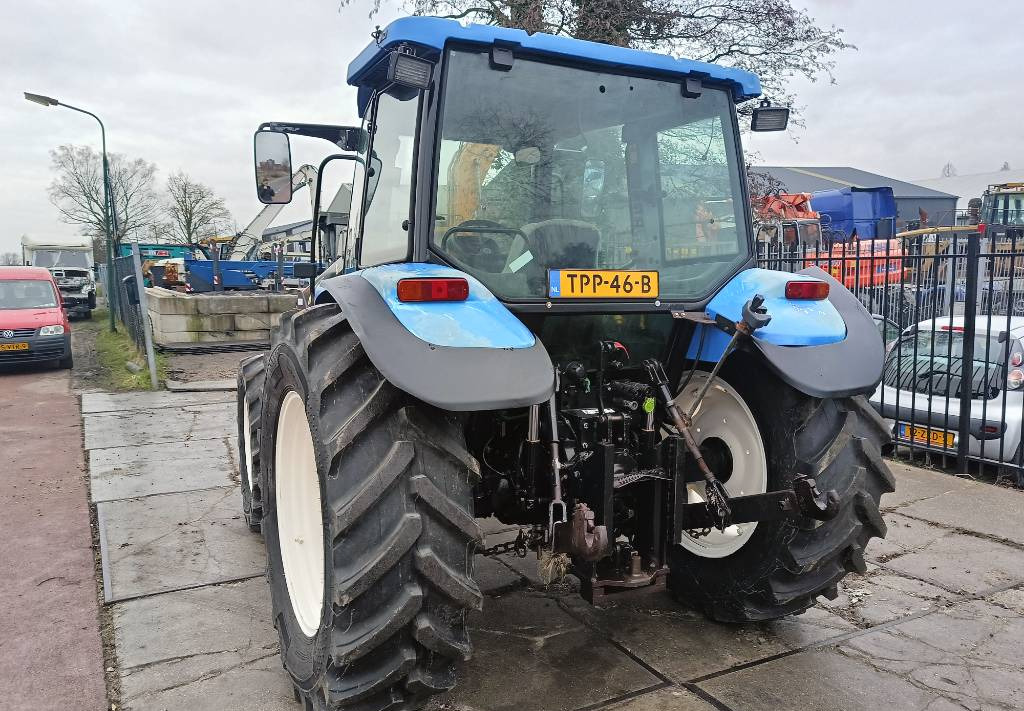 拖拉机 New Holland TL 100 A trekker tractor met front lader boom voor：图5