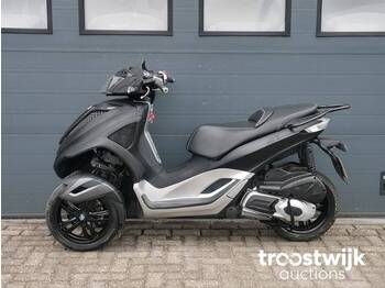 Piaggio 300cc motorscooter - 摩托车