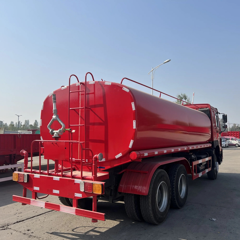 罐车 SINOTRUK 10 wheeler drive China water sprinkler lorry HOWO：图3