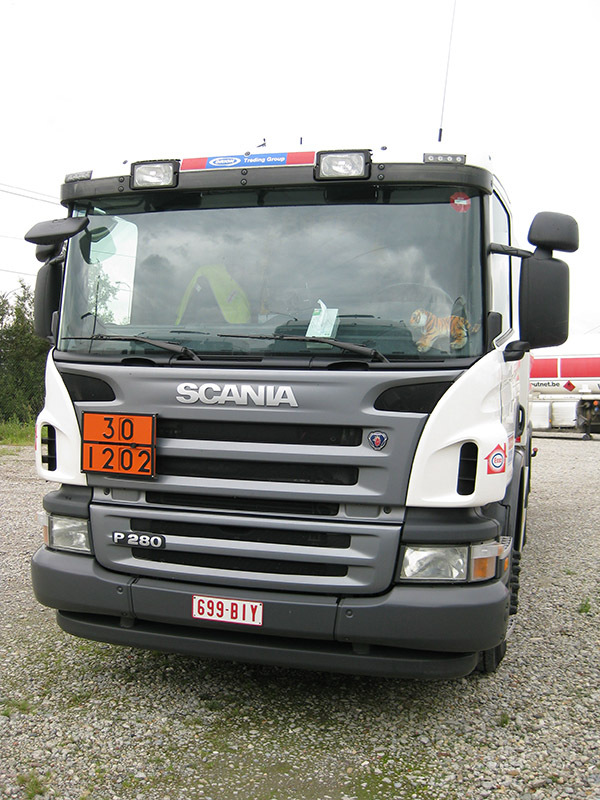罐车 Scania P280：图3