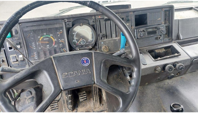 驾驶室底盘卡车 Scania P92 6x2 FULL STEEL MANUAL GEARBOX：图12