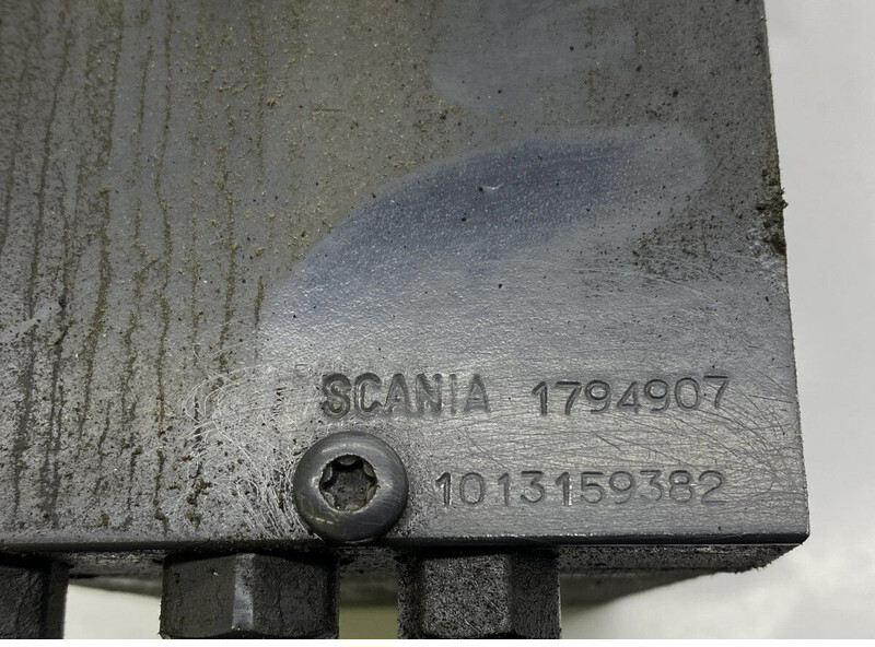 驾驶室和内部 Scania P-series (01.04-)：图5