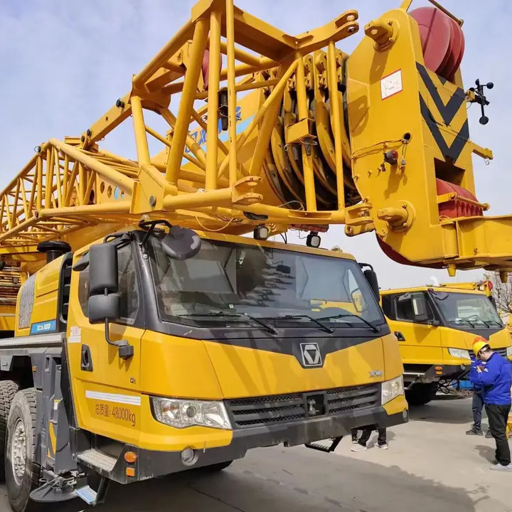 全地形起重机 XCMG Official used truck crane 100 ton  All Terrain Crane XCA100：图2