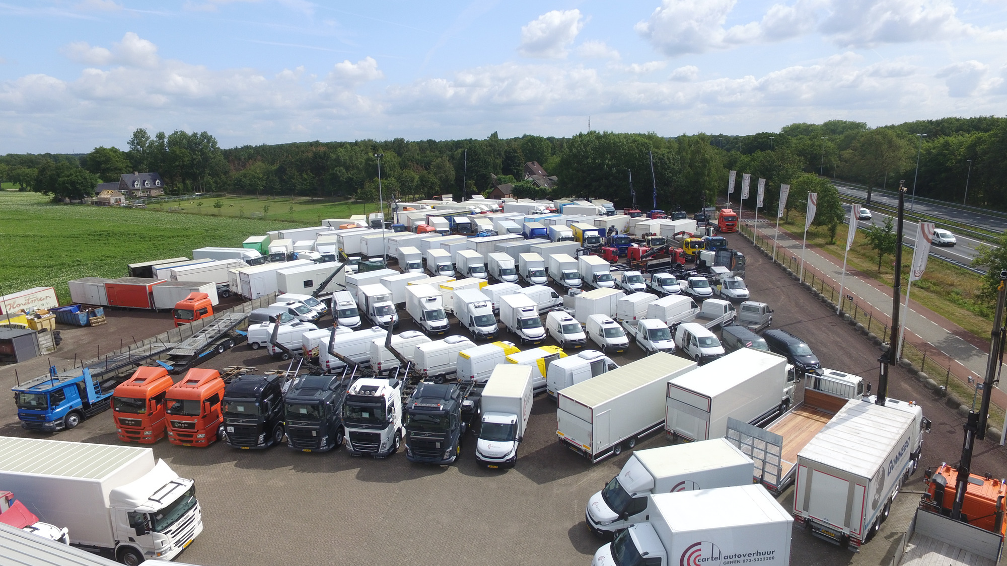 COPPENS TRUCKS BV - 卡车 MERCEDES-BENZ undefined：图2