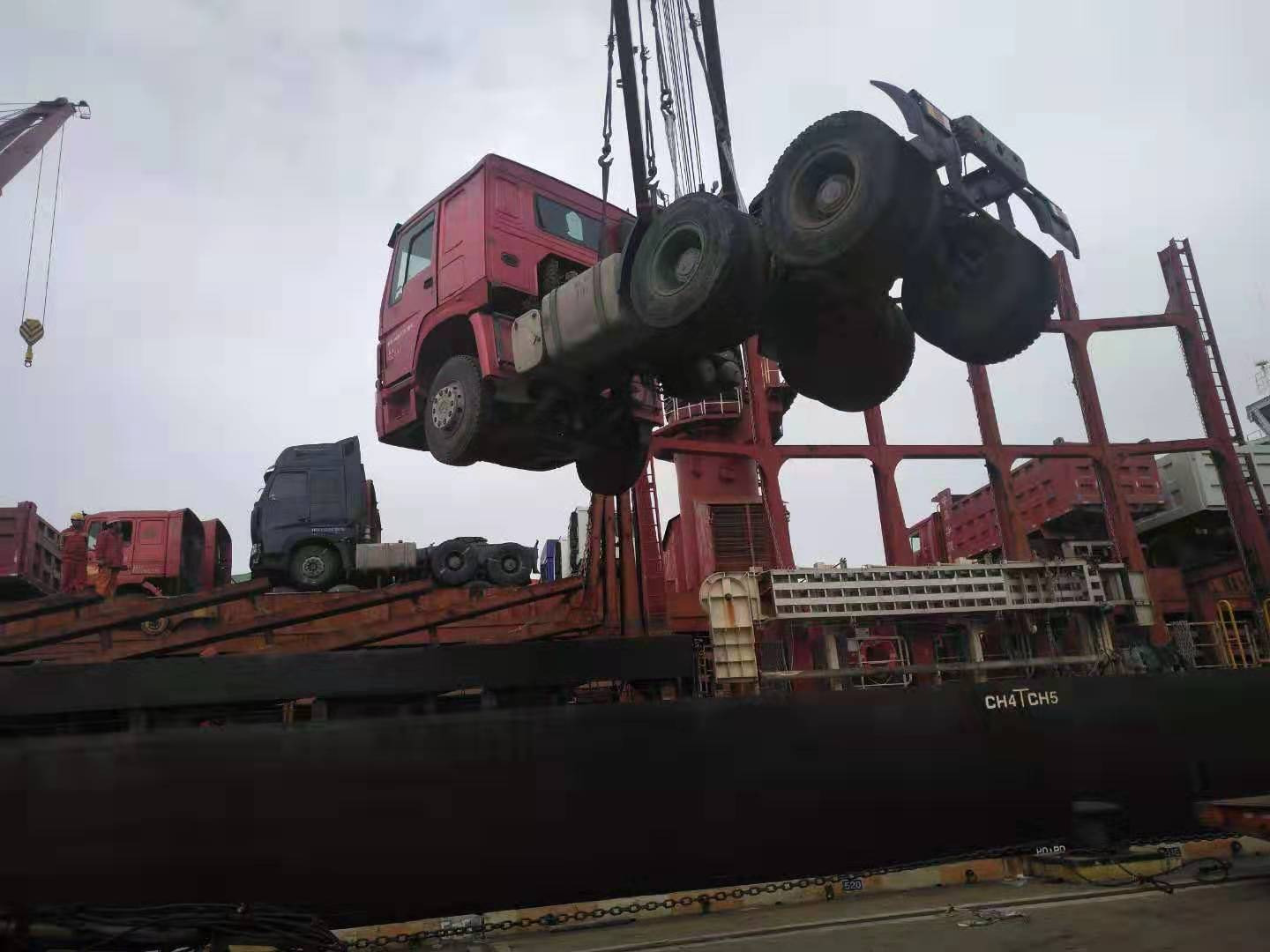 Shandong Guhong Auto Industrial CO., LTD - 卡车 - 年: 2020, 6x4, 空调 undefined：图6