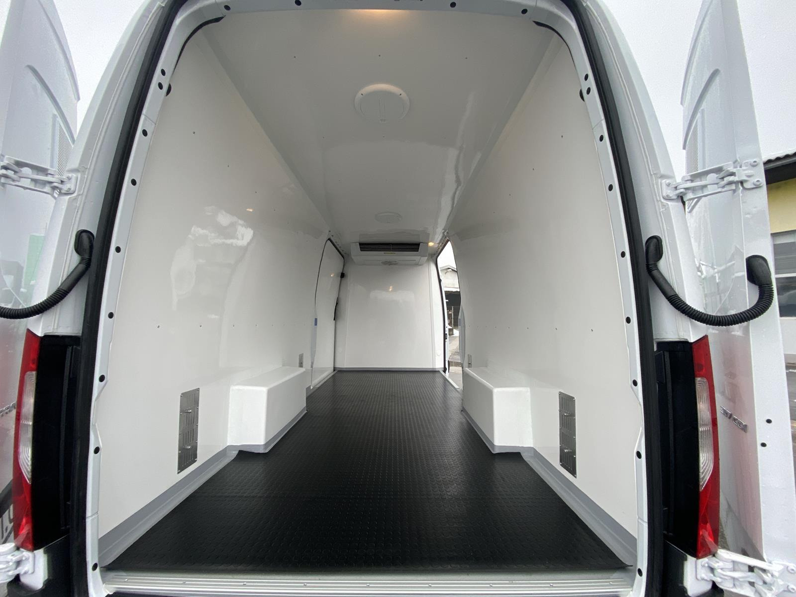 RINZ ROS d.o.o. (GmbH) - 小型货车 - 年: 2024 undefined：图13