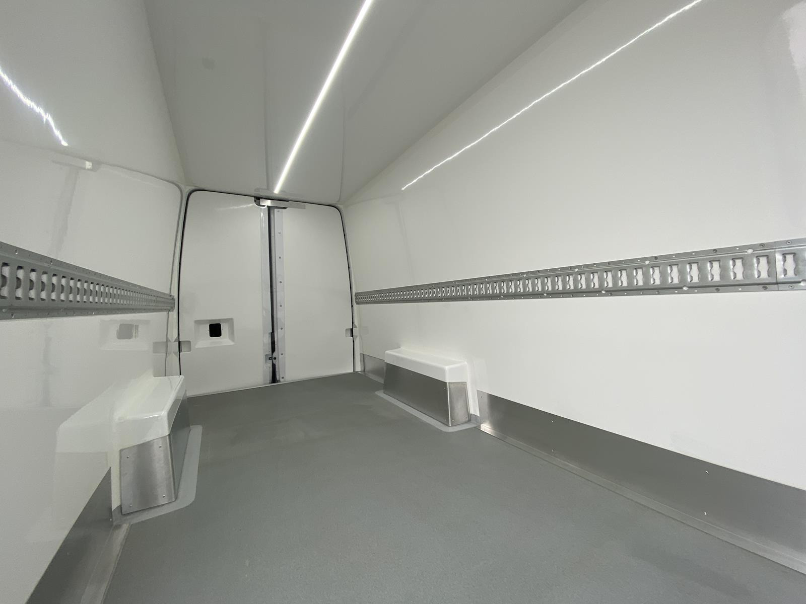 RINZ ROS d.o.o. (GmbH) - 小型货车 - 年: 2024 undefined：图6