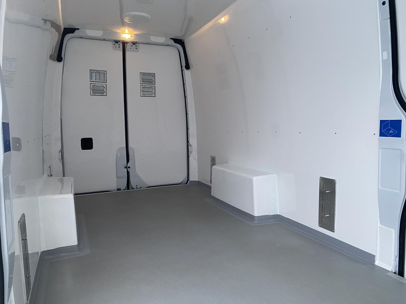 RINZ ROS d.o.o. (GmbH) - 小型货车 - 年: 2024 undefined：图16