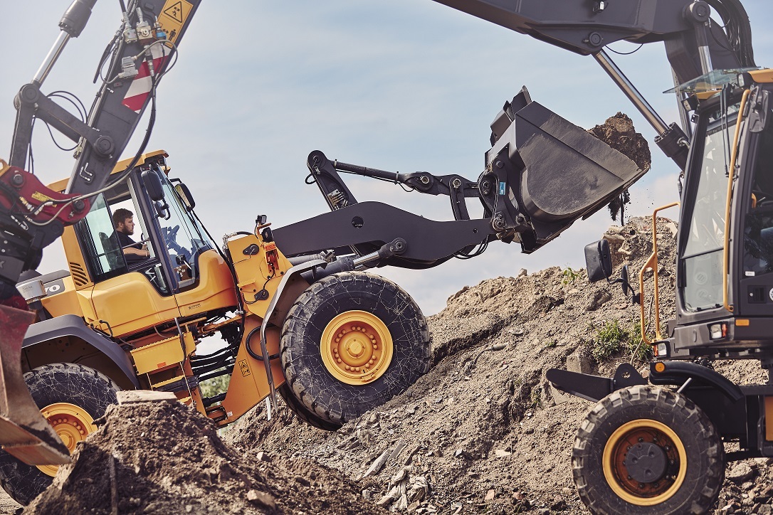 Saxtorp Trading AB - 建筑机械 LIEBHERR A 910 undefined：图1