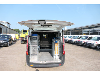 紧凑型面包车 FORD Transit