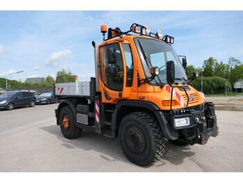 栏板式/ 平板卡车, 市政/ 专用车辆 UNIMOG U400  405/12 AHK KLIMA ZAPFWELLE vorn SFZ KOMMUN：图3