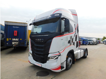 牵引车 IVECO