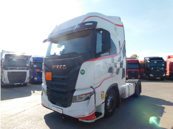 牵引车 IVECO