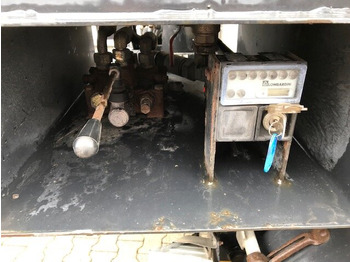 翻斗拖车 HDK 1860 HDK 1860 Hinterkippmulde ca. 28m³ mit Seperatmotor, eigene Hydraulik：图2