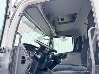 Interior photo 1: 栏板式/ 平板卡车 Mercedes-Benz Atego 1530 L 4x2 Atego 1530 L 4x2 mit LBW Dhollandia Interior photo 1: 栏板式/ 平板卡车 Mercedes-Benz Atego 1530 L 4x2 Atego 1530 L 4x2 mit LBW Dhollandia