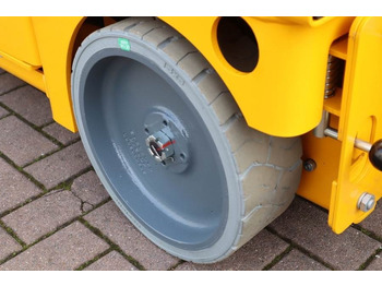 剪式升降机 Haulotte Compact 10N Valid Inspection, *Guarantee! 10m Work：图5
