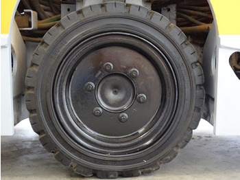 四向前移式叉车 Hubtex DQ45-G - TRIPLEX:图2 四向前移式叉车 Hubtex DQ45-G - TRIPLEX:图2