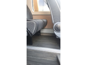 小型巴士, 小型客车 IVECO Daily 50C18：图5