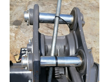 挖掘机铲斗 Digging bucket 600 mm with quick coupler：图2