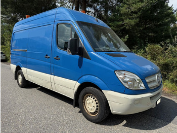 无侧窗厢式货车 MERCEDES-BENZ