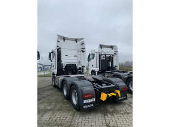 牵引车 MAN TGX 28.520 6×2-2 Dragbil：图2