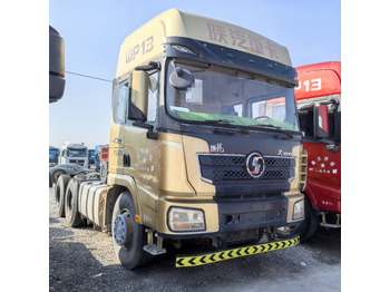 牵引车 SHACMAN
