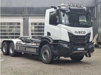 翻斗车 IVECO X-WAY