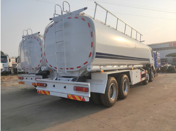 罐车 Sinotruk HOWO 8*4 Tank truck：图2
