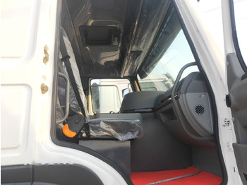 罐车 Sinotruk HOWO 8*4 Tank truck：图4