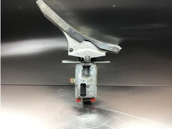 踏板 Liebherr Pilot Control Unit：图4
