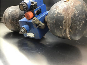 减震器 Liebherr Shock Absorber：图3