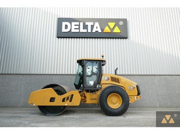 碾压机 CATERPILLAR