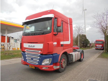牵引车 DAF XF 440