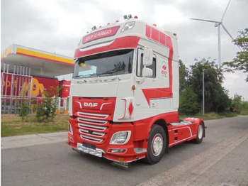 牵引车 DAF XF 530
