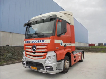 牵引车 MERCEDES-BENZ Actros 1942